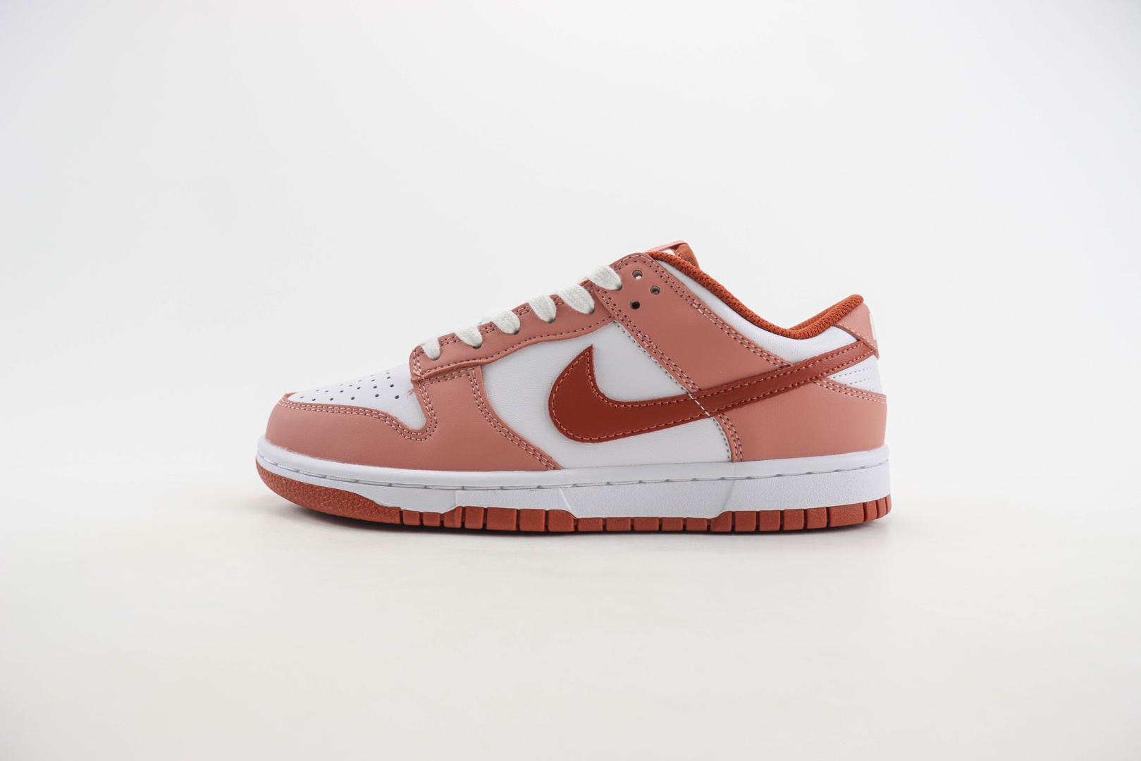 耐克Nike SB Dunk Low纯原版本低帮SB Dunk白粉红滑板板鞋 莆田耐克代理 货号：FQ8876-618