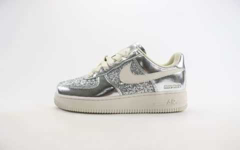 耐克Nike Air Force 1'07 Low纯原版本空军一号亮片银AF1板鞋 莆田耐克货源 货号：AF2406-010