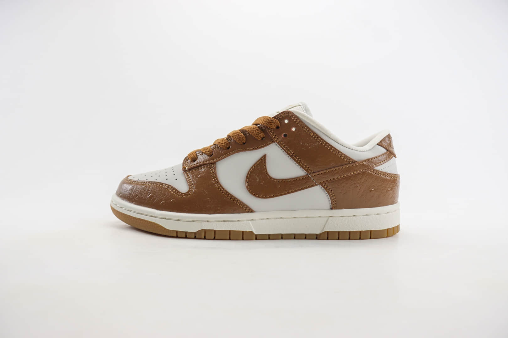 耐克Nike SB Dunk Low纯原版本低帮SB Dunk白棕巧克力板鞋 莆田耐克货源 货号：FJ2260-001