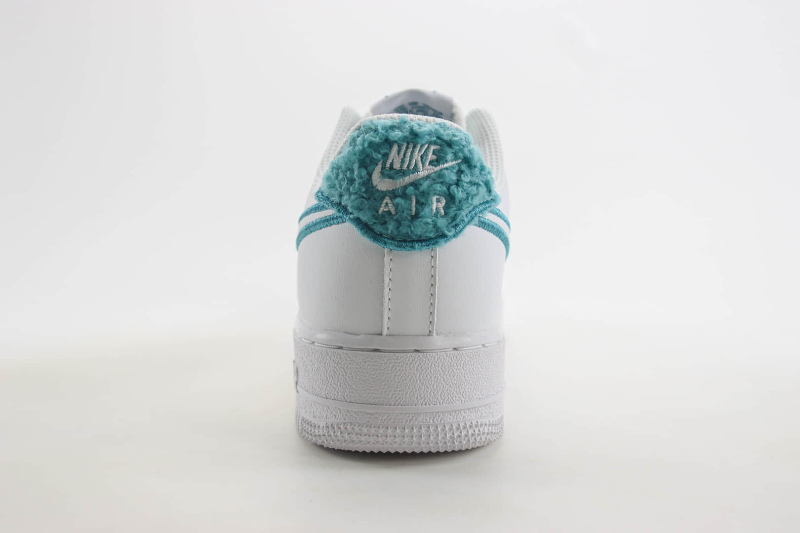 耐克Nike Air Force 1 '07 Low纯原版本低帮空军一号白绿勾配色板鞋 莆田空军一号系列批发 货号：FZ2008-100