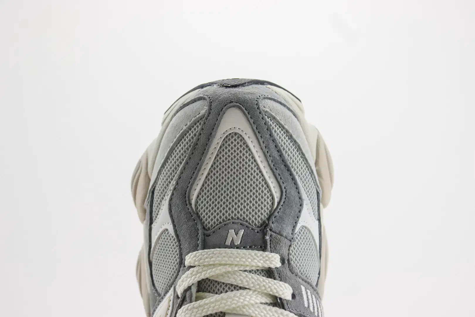 新百伦New Balance NB9060纯原版本复古慢跑鞋 莆田新百伦工厂 货号：U9060EEE