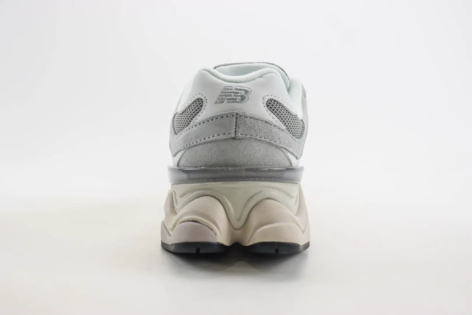 新百伦New Balance NB9060纯原版本复古慢跑鞋 莆田新百伦工厂 货号：U9060EEE