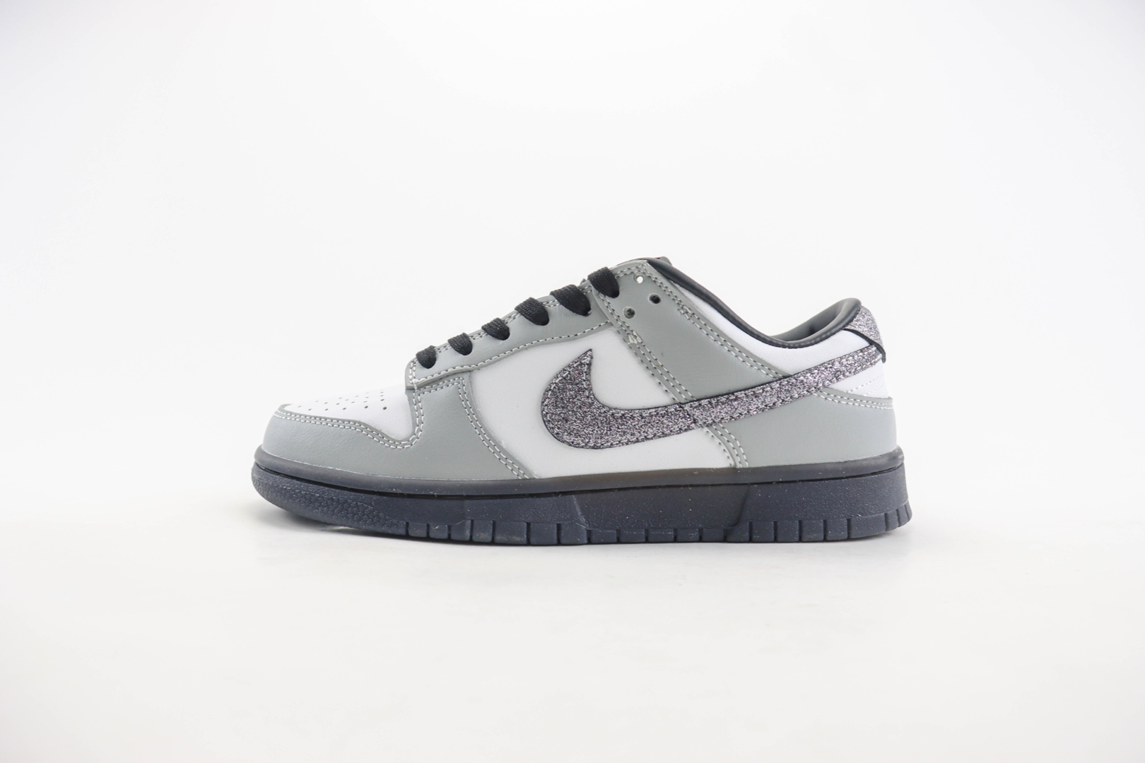 耐克Nike SB Dunk Low纯原版本低帮DUNK灰白闪阴勾配色板鞋 莆田DUNK工厂 货号：HQ3462-191