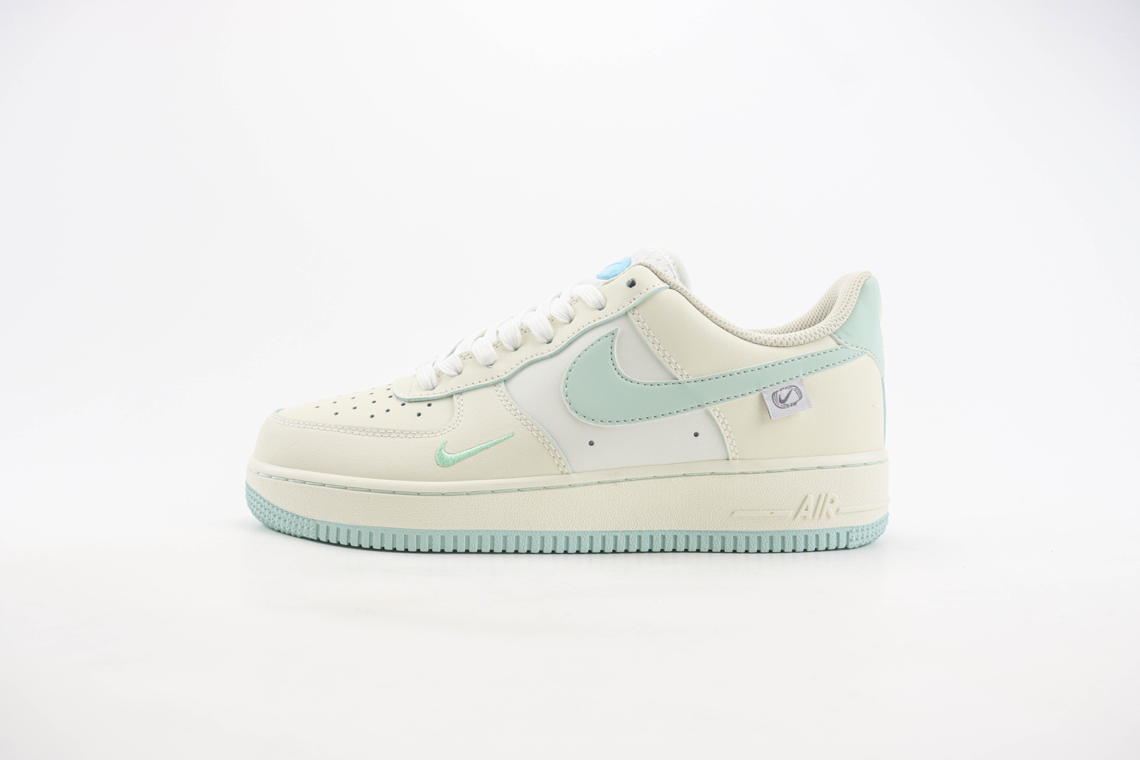 耐克Nike Air Force 1'07 Low “Floating ice”纯原版本空军一号AF1云浮冰双勾低帮板鞋 莆田耐克货源 货号：FB1839-211