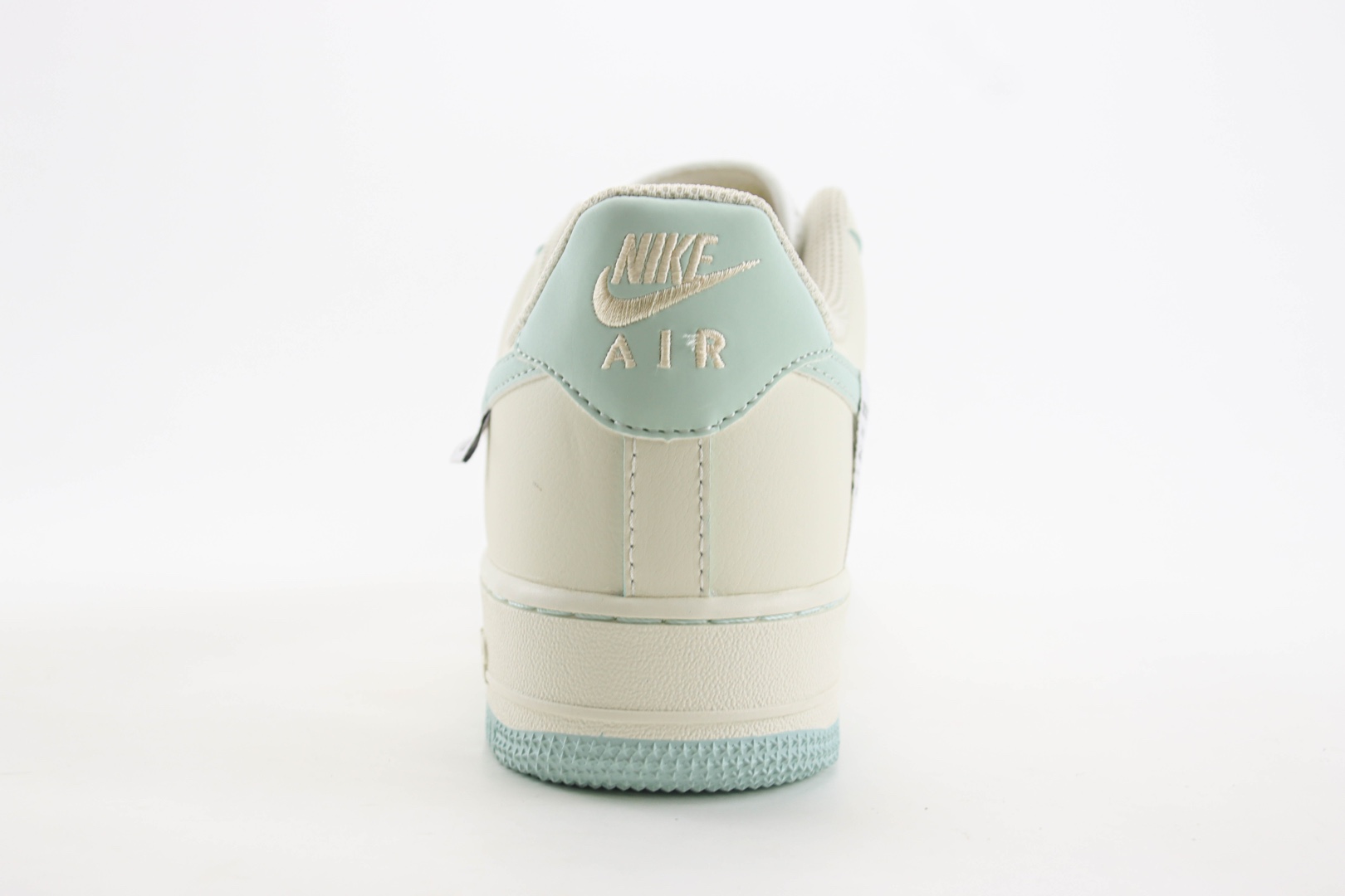 耐克Nike Air Force 1'07 Low “Floating ice”纯原版本空军一号AF1云浮冰双勾低帮板鞋 莆田耐克货源 货号：FB1839-211