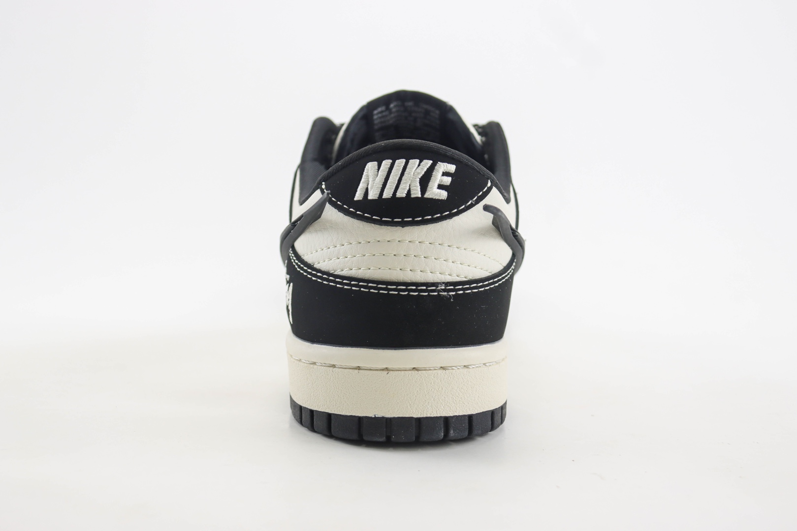 耐克Nike SB Dunk Low x Stussy纯原版本低帮SB DUNK斯图西联名款板鞋 莆田DUNK货源 货号：XX2025-358