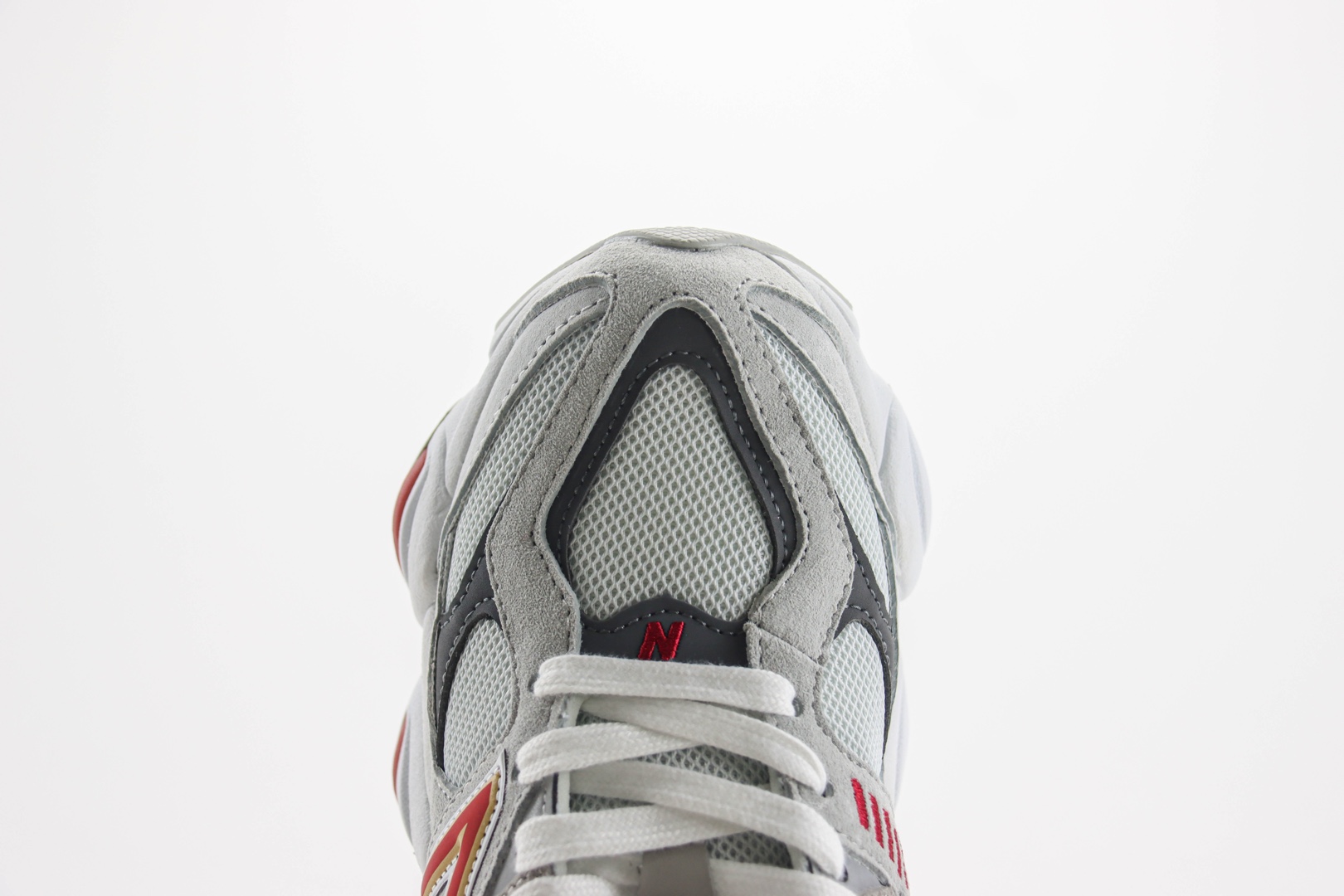 新百伦New Balance 9060纯原版本NB9060灰红色复古运动跑鞋 莆田新百伦货源 货号：U9060EGL