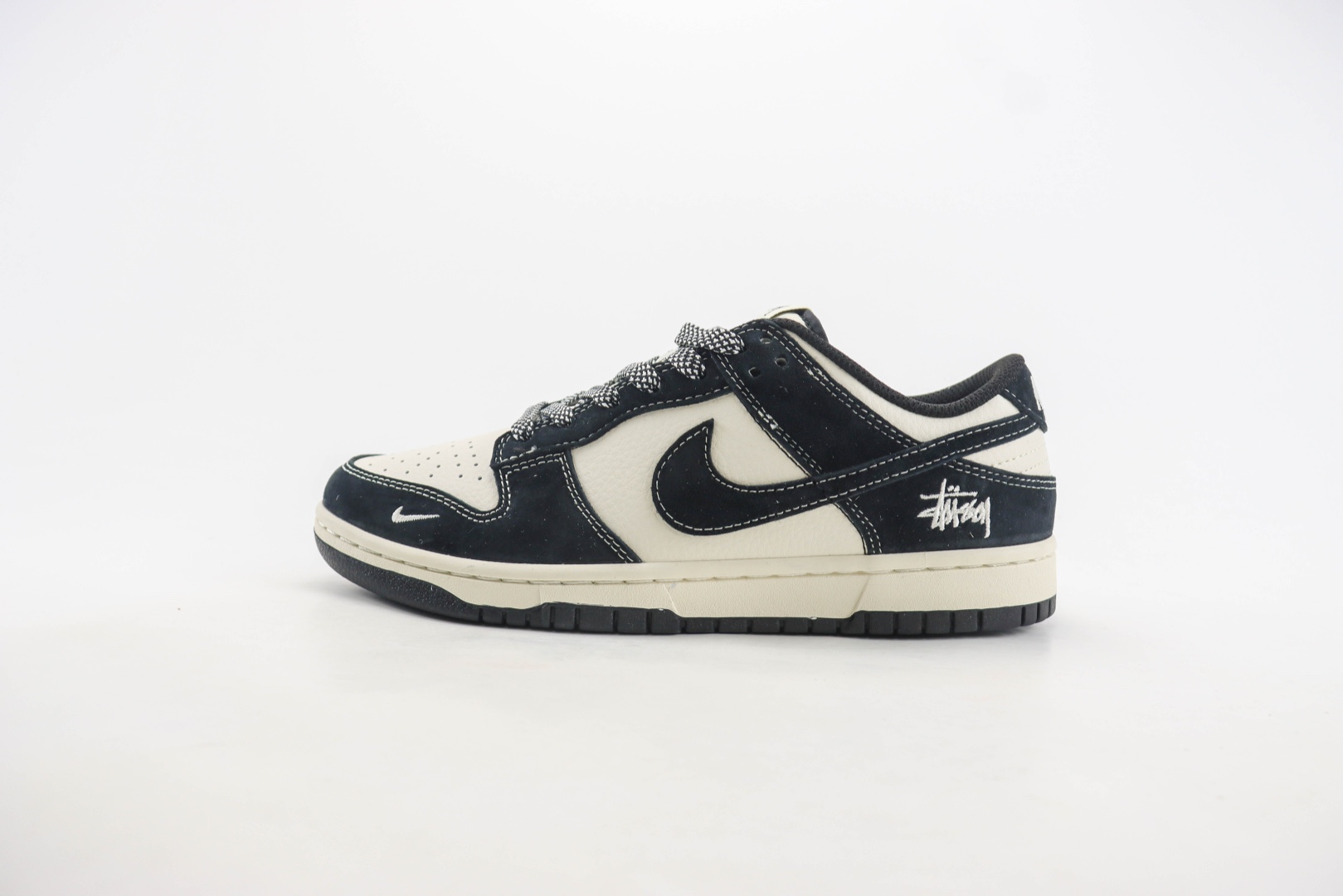 耐克Stussy x Nike SB Dunk Low纯原版本斯图西联名SB Dunk米黑色低帮滑板板鞋 莆田耐克工厂 货号：BB9898-008