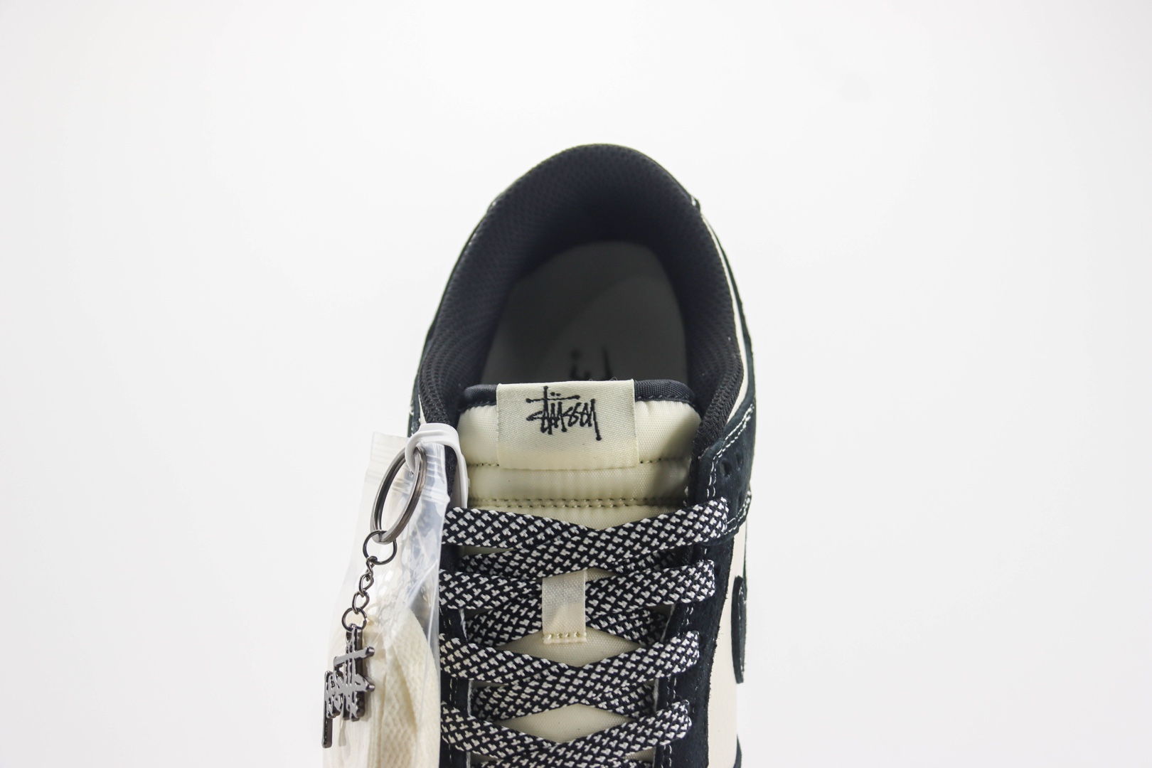 耐克Stussy x Nike SB Dunk Low纯原版本斯图西联名SB Dunk米黑色低帮滑板板鞋 莆田耐克工厂 货号：BB9898-008