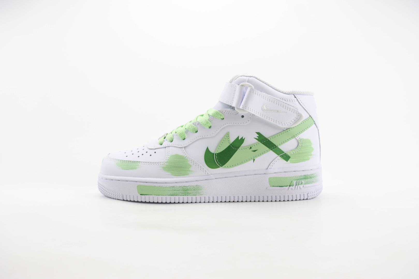 耐克Nike Air Force 1 Mid纯原版本空军一号中帮AF1白绿涂鸦断勾板鞋 莆田耐克货源 货号：CW2289-111