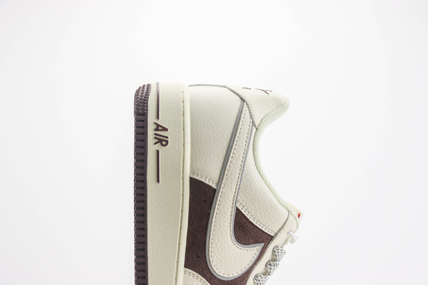 耐克Nike Air Force 1纯原版本空军一号AF1白棕色板鞋 莆田耐克货源 货号：DU0820-216