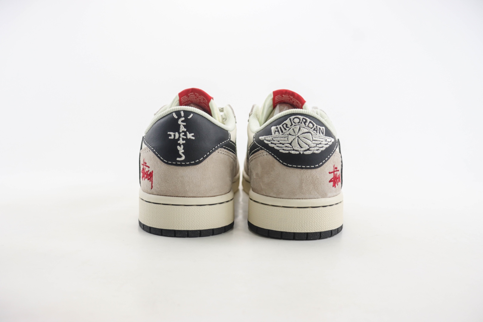 乔丹Stussy x Air Jordan 1 Low纯原版本斯图西联名AJ1白浅咖黑勾板鞋 莆田AJ货源 货号：SJ2068-131