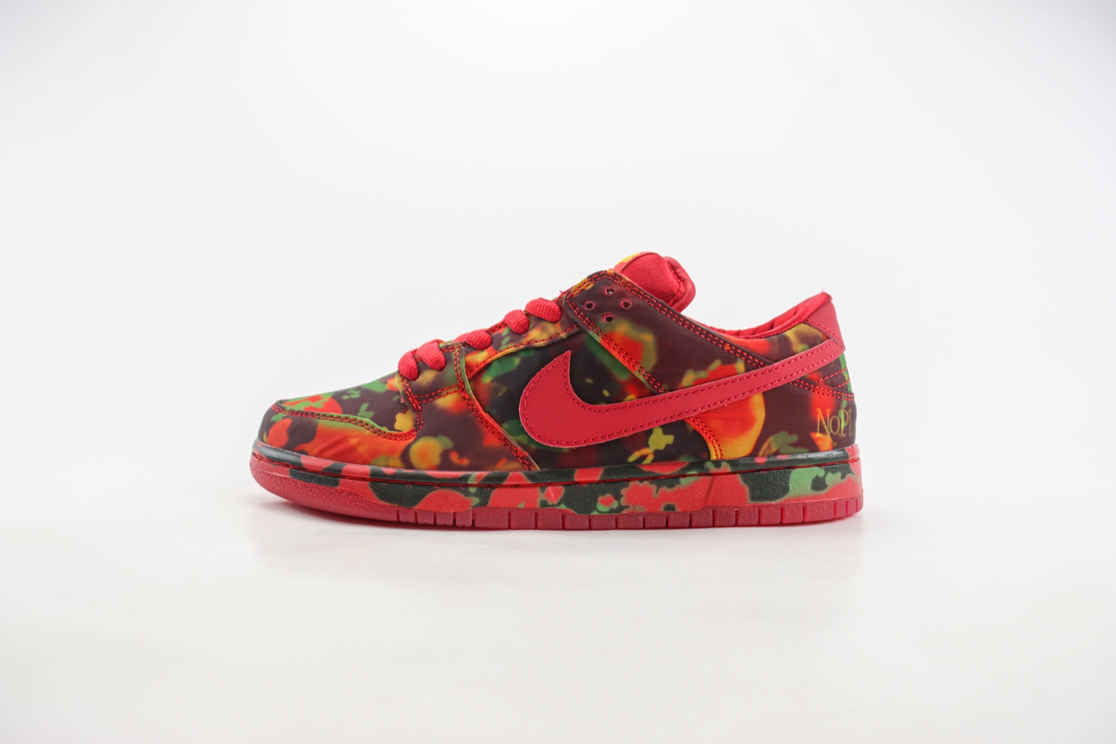 耐克The Wizard of Oz x Nike SB Dunk Low纯原版本低帮SB Dunk迷彩红花卉撕撕乐滑板板鞋 莆田天花板Dunk 货号：FZ1291-600