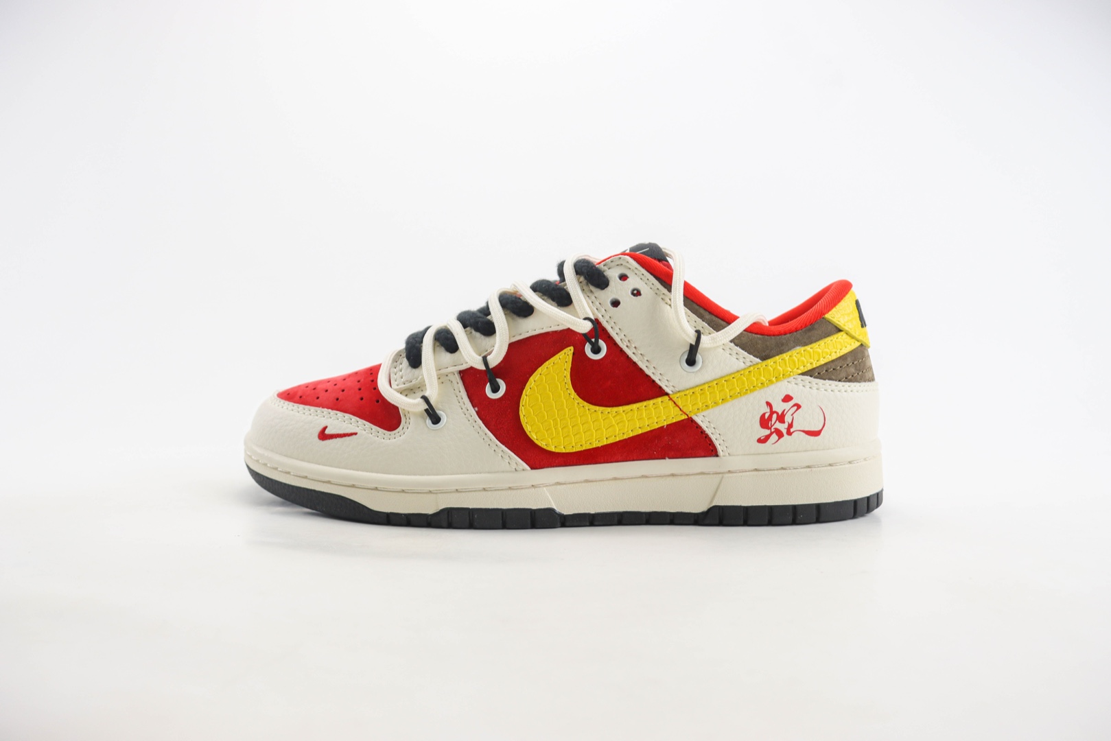 耐克Nike SB Dunk Low纯原版本蛇年限定SB Dunk米红黄勾抽绳绑带低帮滑板板鞋 莆田耐克代理 货号：YX5066-265