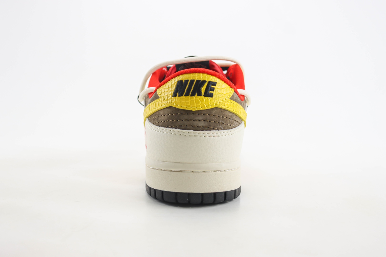 耐克Nike SB Dunk Low纯原版本蛇年限定SB Dunk米红黄勾抽绳绑带低帮滑板板鞋 莆田耐克代理 货号：YX5066-265