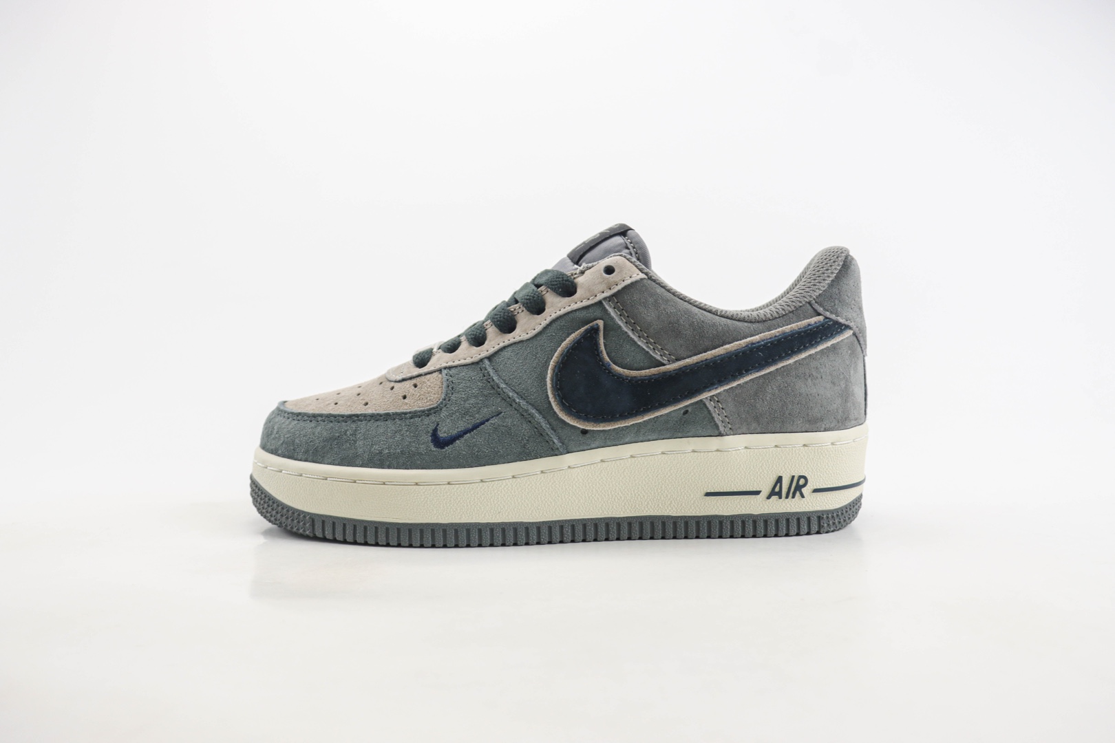 耐克Nike Air Force 1 Low纯原版本空军一号麂皮灰AF1数字8低帮板鞋 莆田天花板AF1 货号：YD2425-808