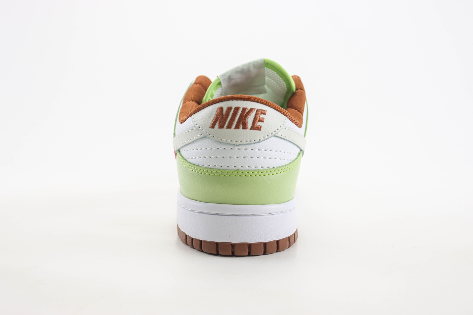 耐克Nike SB Dunk Low纯原版本低帮SB Dunk白绿棕滑板板鞋 莆田耐克代理 货号：HV6001-101