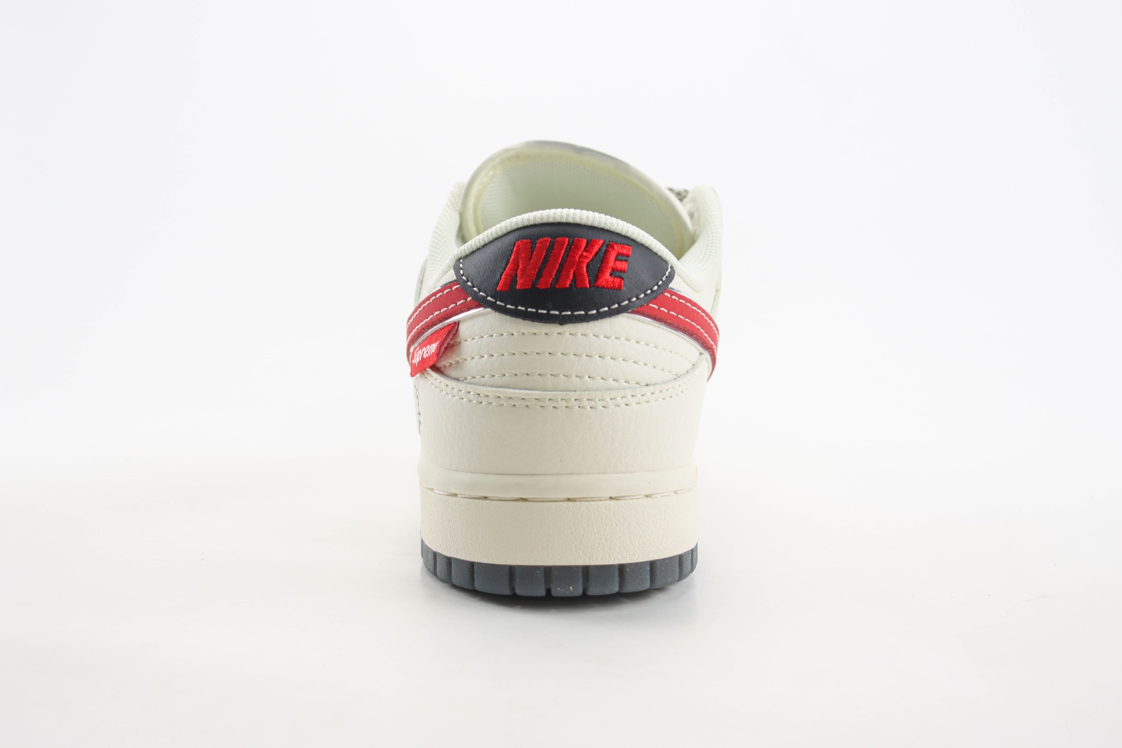 耐克Nike SB Dunk Low纯原版本低帮SB Dunk白灰Hello Kitty凯蒂猫滑板板鞋 莆田天花板Dunk 货号：XY1688-018